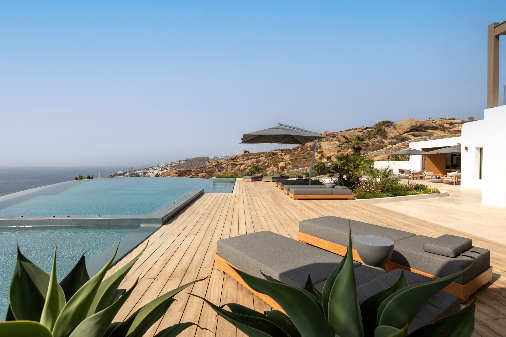 Lithos Villa