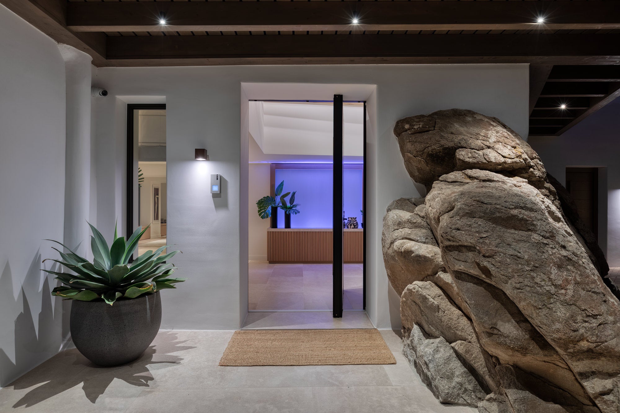 Lithos Villa