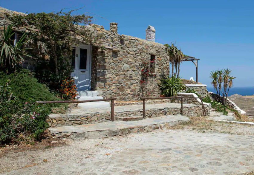 Maera Cabin - Main Image