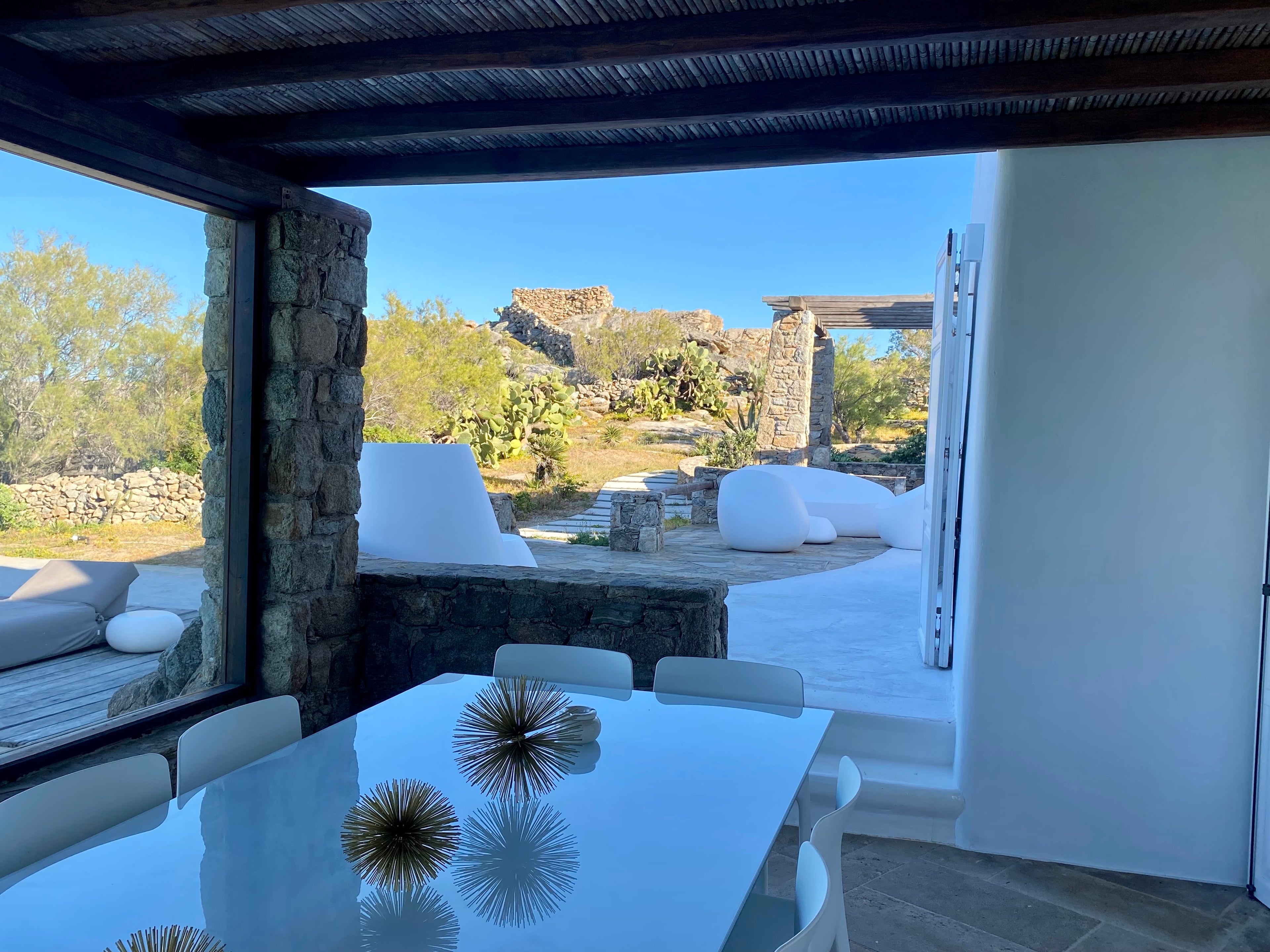 Alura Villa